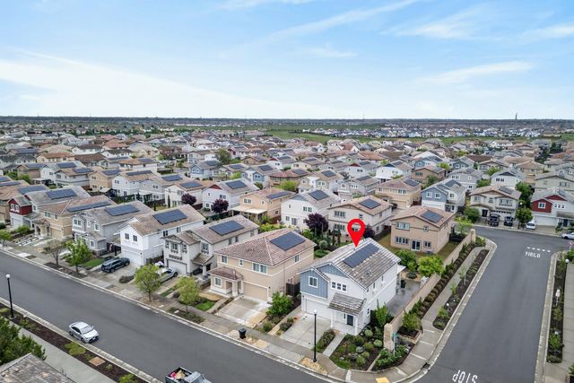 4089 Solaire Dr, Roseville, CA 95747