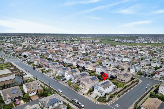 4089 Solaire Dr, Roseville, CA 95747