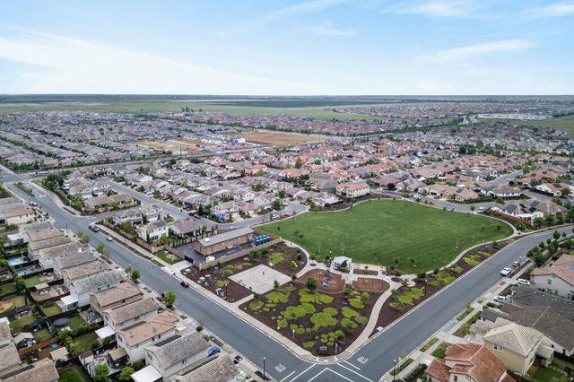 4089 Solaire Dr, Roseville, CA 95747