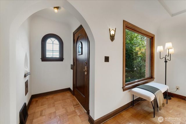 6517 Fremont Avenue N, Seattle, WA 98103