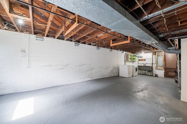 6517 Fremont Avenue N, Seattle, WA 98103