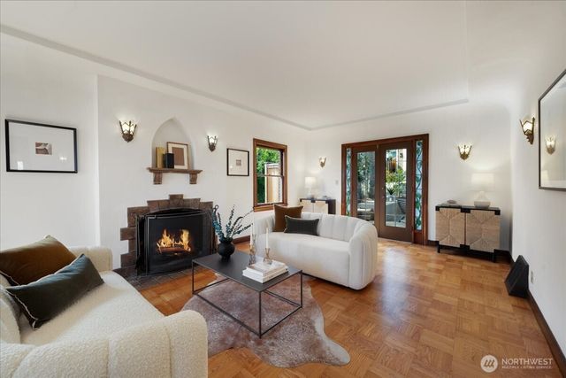 6517 Fremont Avenue N, Seattle, WA 98103