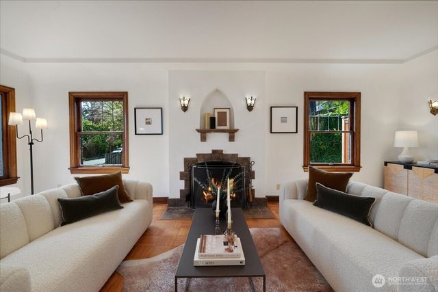 6517 Fremont Avenue N, Seattle, WA 98103