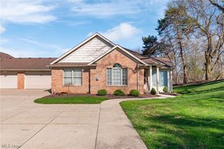 1220 Saint Abigail Street SW, Hartville, OH 44632