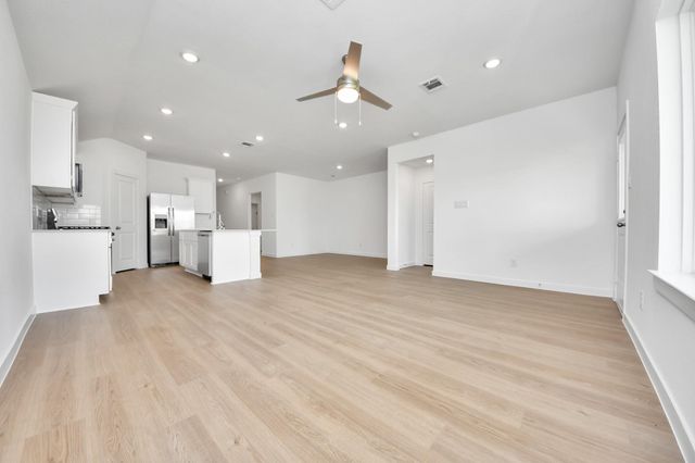 1238 Sandy Shore Ln, Iowa Colony, TX 77583