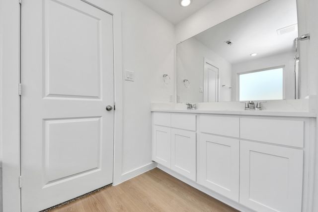 1238 Sandy Shore Ln, Iowa Colony, TX 77583
