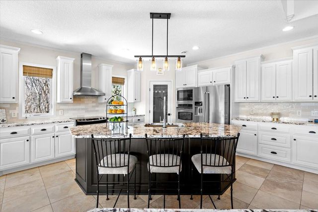 102 Century Trail, Lino Lakes, MN 55014