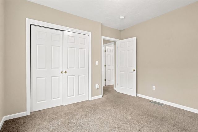 1725 Shirley Rd, Lancaster, MA 01523