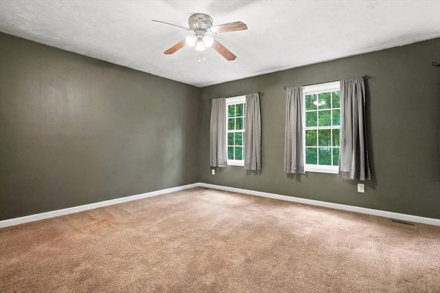 1725 Shirley Rd, Lancaster, MA 01523