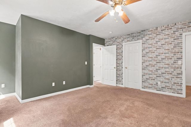 1725 Shirley Rd, Lancaster, MA 01523