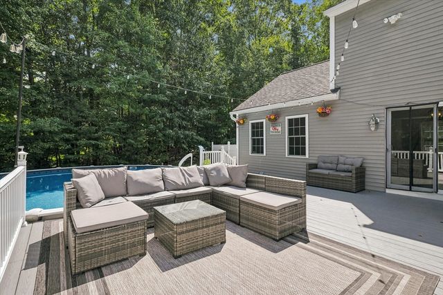 1725 Shirley Rd, Lancaster, MA 01523