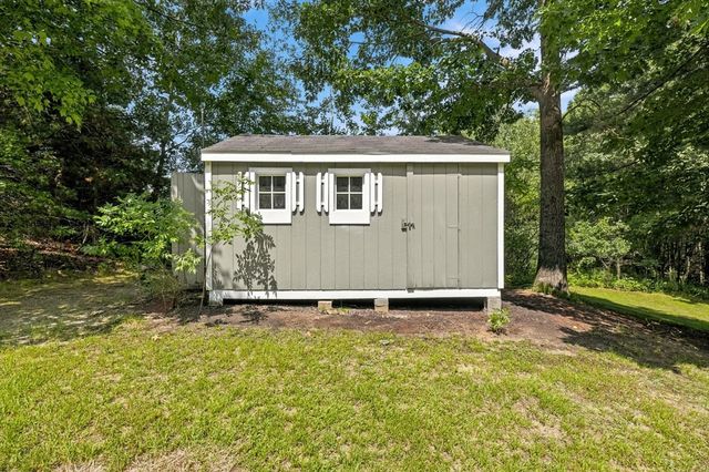 1725 Shirley Rd, Lancaster, MA 01523