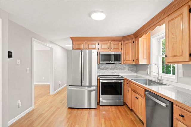 1725 Shirley Rd, Lancaster, MA 01523
