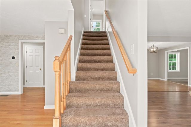 1725 Shirley Rd, Lancaster, MA 01523