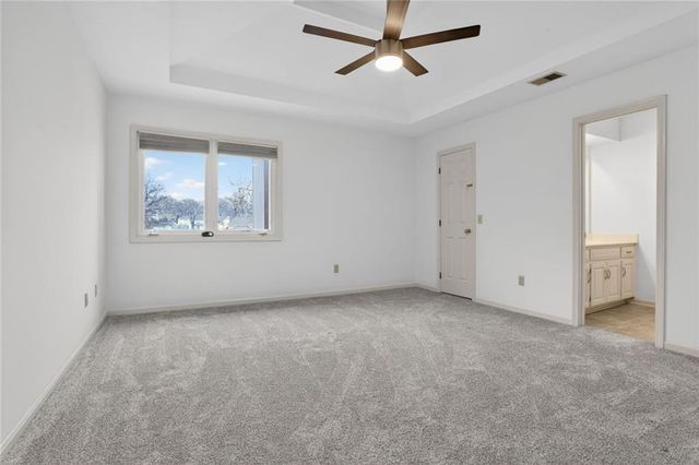 8247 NW Barrybrooke Court, Kansas City, MO 64151