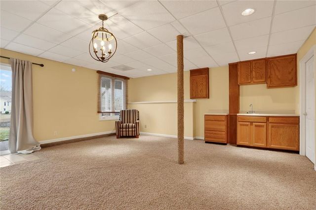 8247 NW Barrybrooke Court, Kansas City, MO 64151