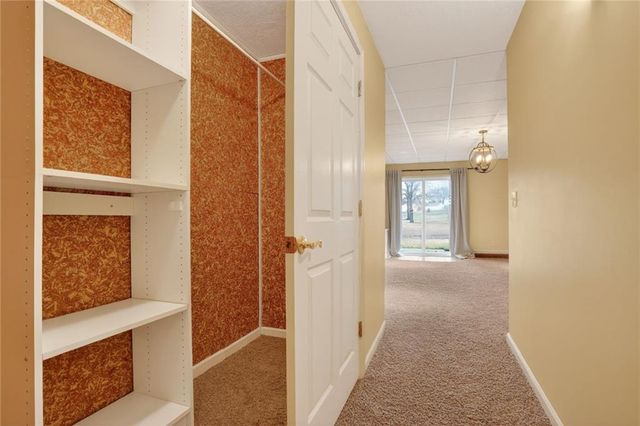 8247 NW Barrybrooke Court, Kansas City, MO 64151