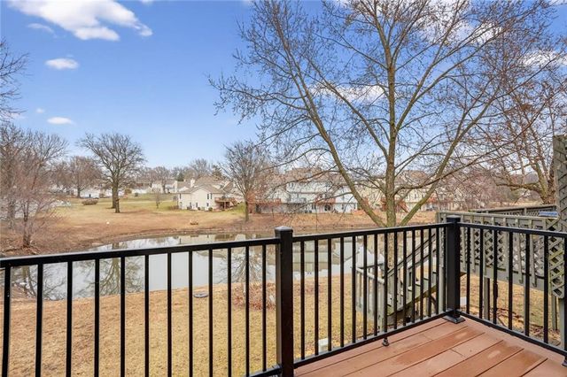 8247 NW Barrybrooke Court, Kansas City, MO 64151