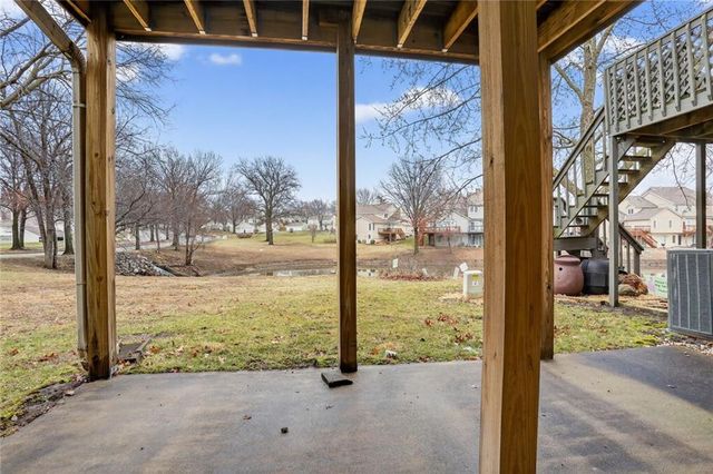 8247 NW Barrybrooke Court, Kansas City, MO 64151