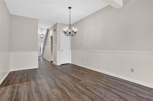 8247 NW Barrybrooke Court, Kansas City, MO 64151