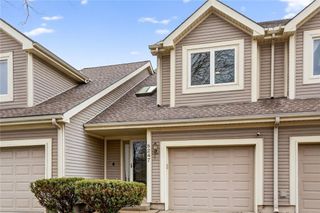 8247 NW Barrybrooke Court, Kansas City, MO 64151