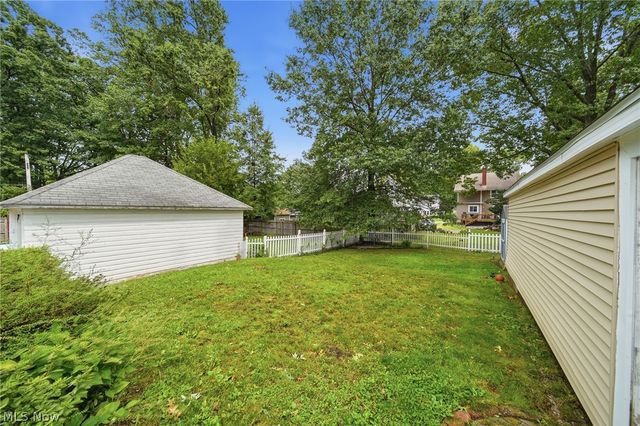 1933 9th Street, Cuyahoga Falls, OH 44221