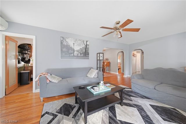 1933 9th Street, Cuyahoga Falls, OH 44221