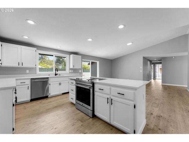 3715 Ne 157TH Ave, Vancouver, WA 98682