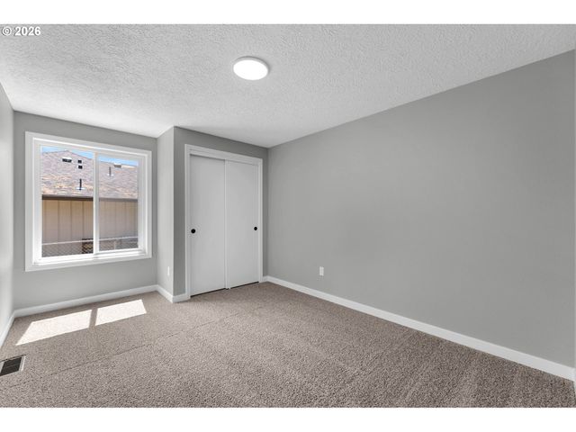 3715 Ne 157TH Ave, Vancouver, WA 98682