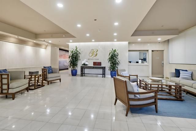 230 W Laurel Street 502, San Diego, CA 92101