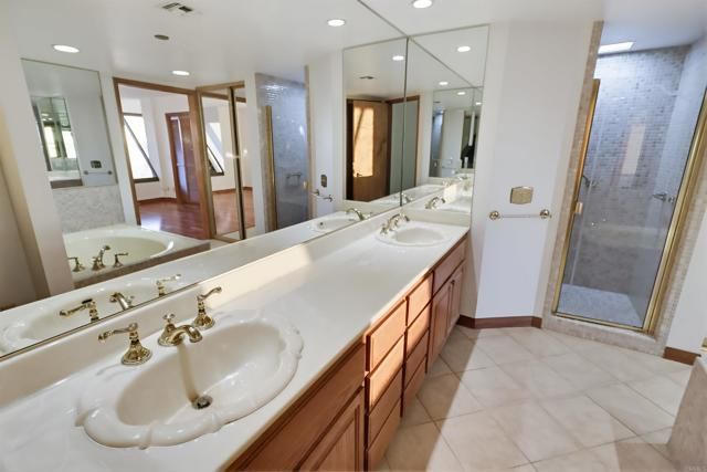 230 W Laurel Street 502, San Diego, CA 92101