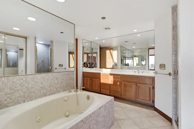 230 W Laurel Street 502, San Diego, CA 92101