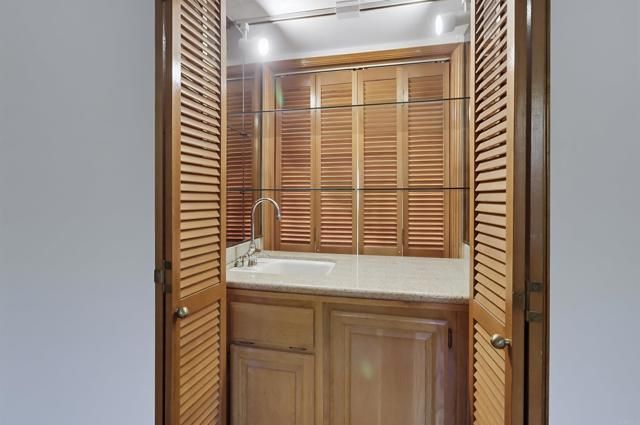 230 W Laurel Street 502, San Diego, CA 92101