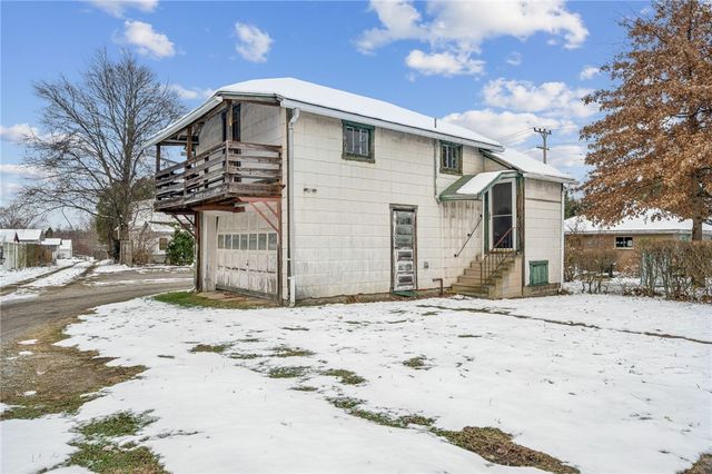 2305 Watkins Ave, Latrobe, PA 15650