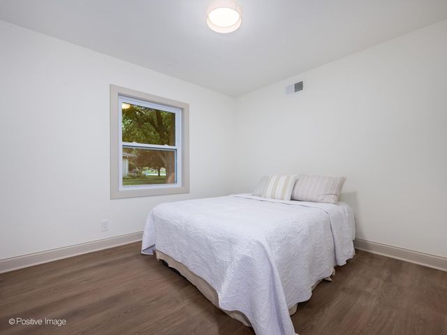 10059 S Spaulding Avenue, Evergreen Park, IL 60805