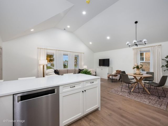 10059 S Spaulding Avenue, Evergreen Park, IL 60805