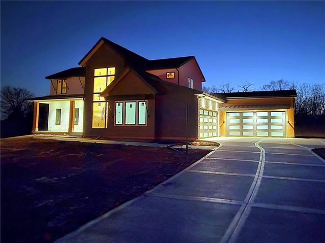 7470 NW Fawn Avenue, Parkville, MO 64152