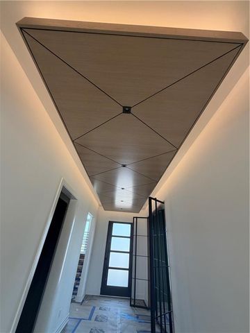 7470 NW Fawn Avenue, Parkville, MO 64152