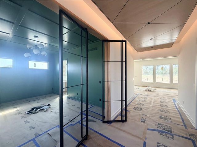 7470 NW Fawn Avenue, Parkville, MO 64152