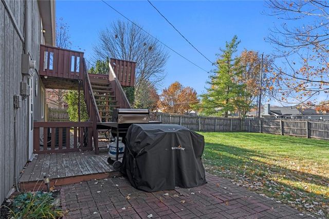 1184 S Delaware Street, Tonganoxie, KS 66086