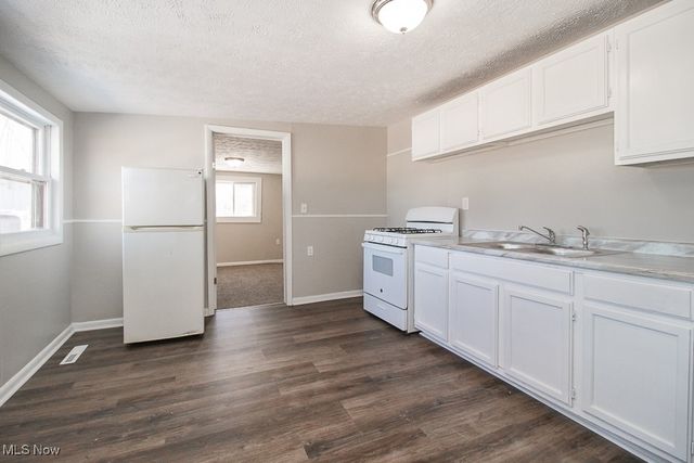 1174 Bryce Avenue, Aurora, OH 44202