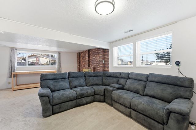 2957 W 4390 S, Roy, UT 84067