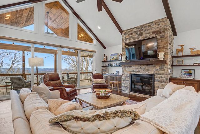 574 Winding Ridge, Blairsville, GA 30512