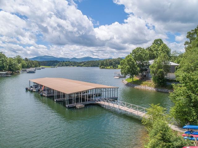 574 Winding Ridge, Blairsville, GA 30512