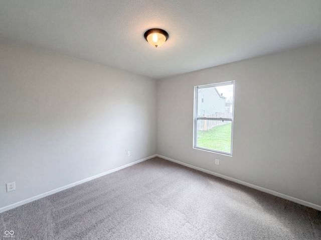 526 Bourneside Drive, Greenfield, IN 46140