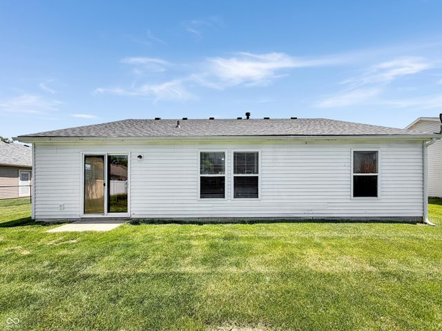 526 Bourneside Drive, Greenfield, IN 46140