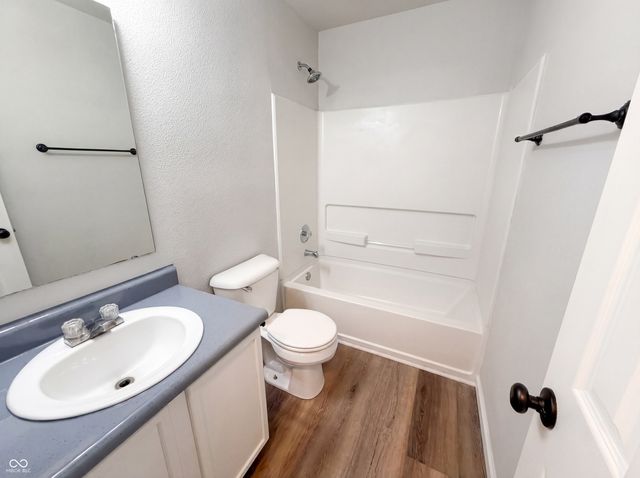 526 Bourneside Drive, Greenfield, IN 46140