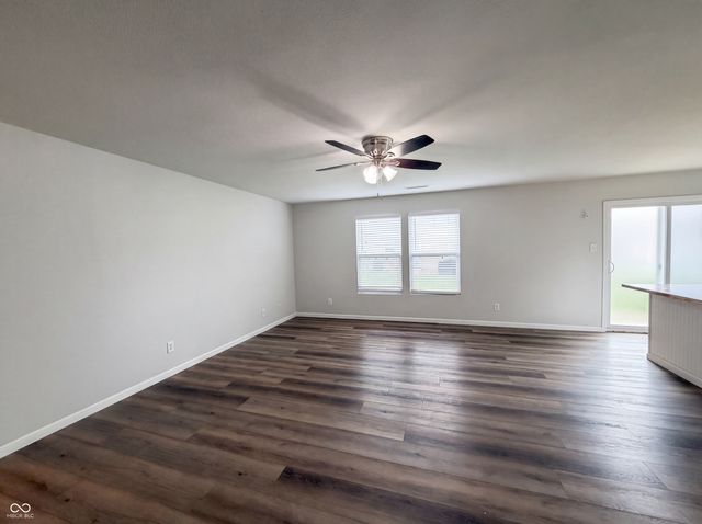 526 Bourneside Drive, Greenfield, IN 46140