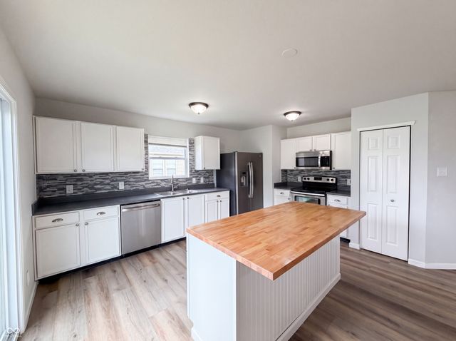 526 Bourneside Drive, Greenfield, IN 46140