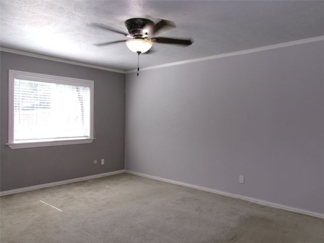 665 Stonewall Drive, Grand Prairie, TX 75052